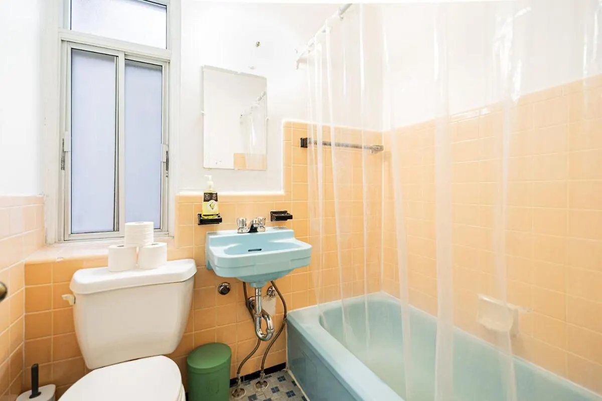Superbe Appartement Pres Mcgill Montreal Apartment