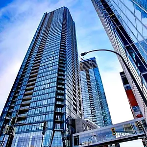 Spectacular Skyline Views - Downtown - Luxury & Penthouse Apartment