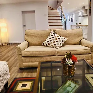 Cosy At Bossuet Road Apartment